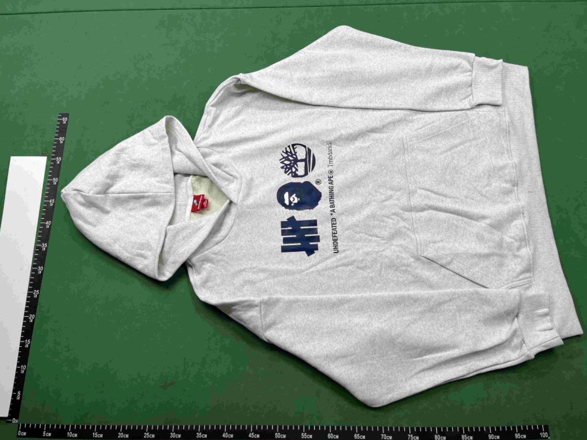 BAPE sweatshirt                                                                    -2