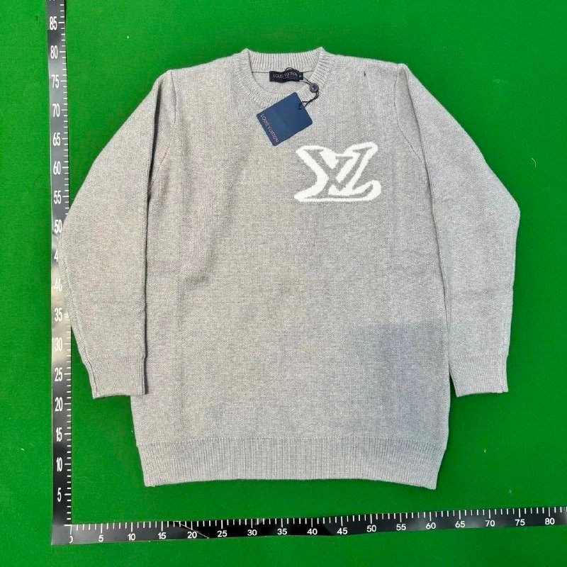  LV sweater                                 -5