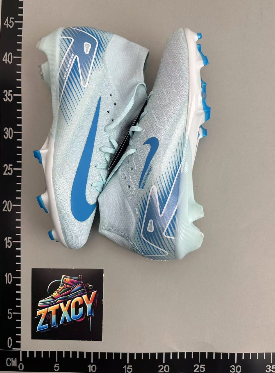 NIKE Soccer shoes -5