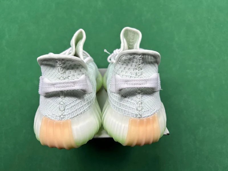YEEZY BOOST 350 V2  -3