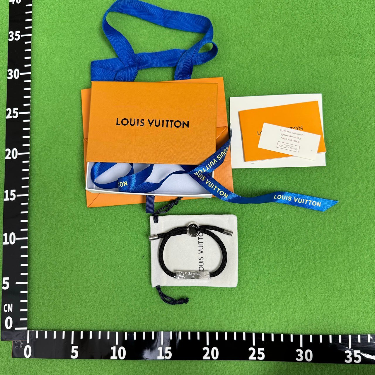 LV magnetic snap bracelet  -4