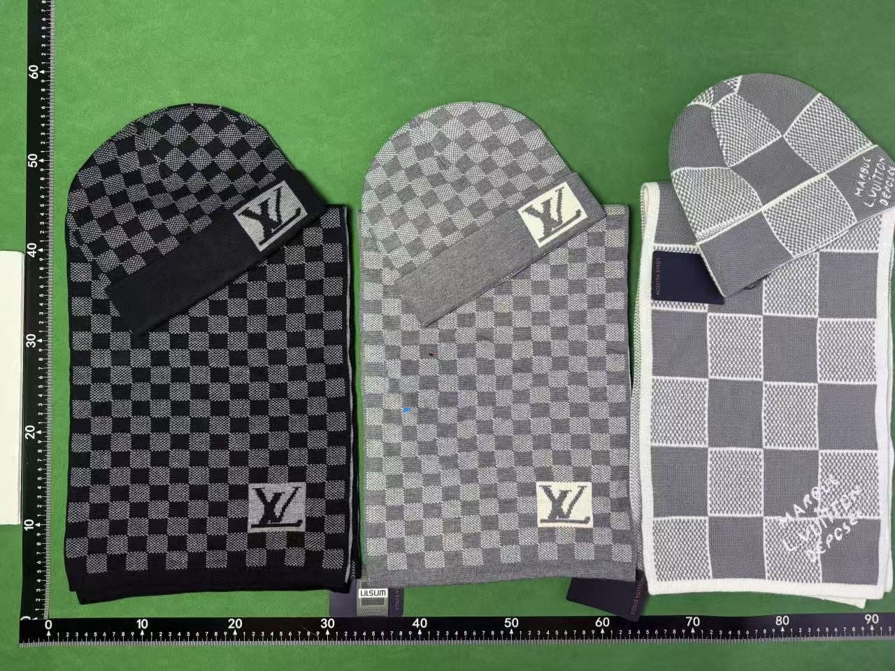 LV Beanie\knitted hat/Louis Vuitton Scarf Set -2