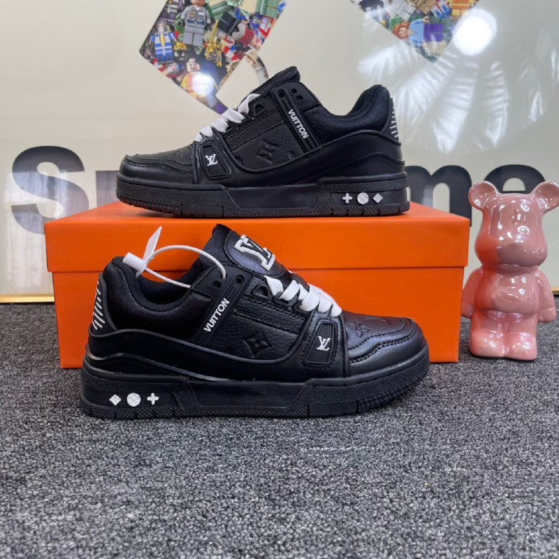 Louis Vuitton Trainer Sneaker -5
