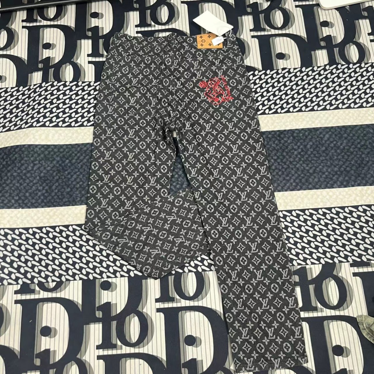 LV Golden Classic Jeans -3