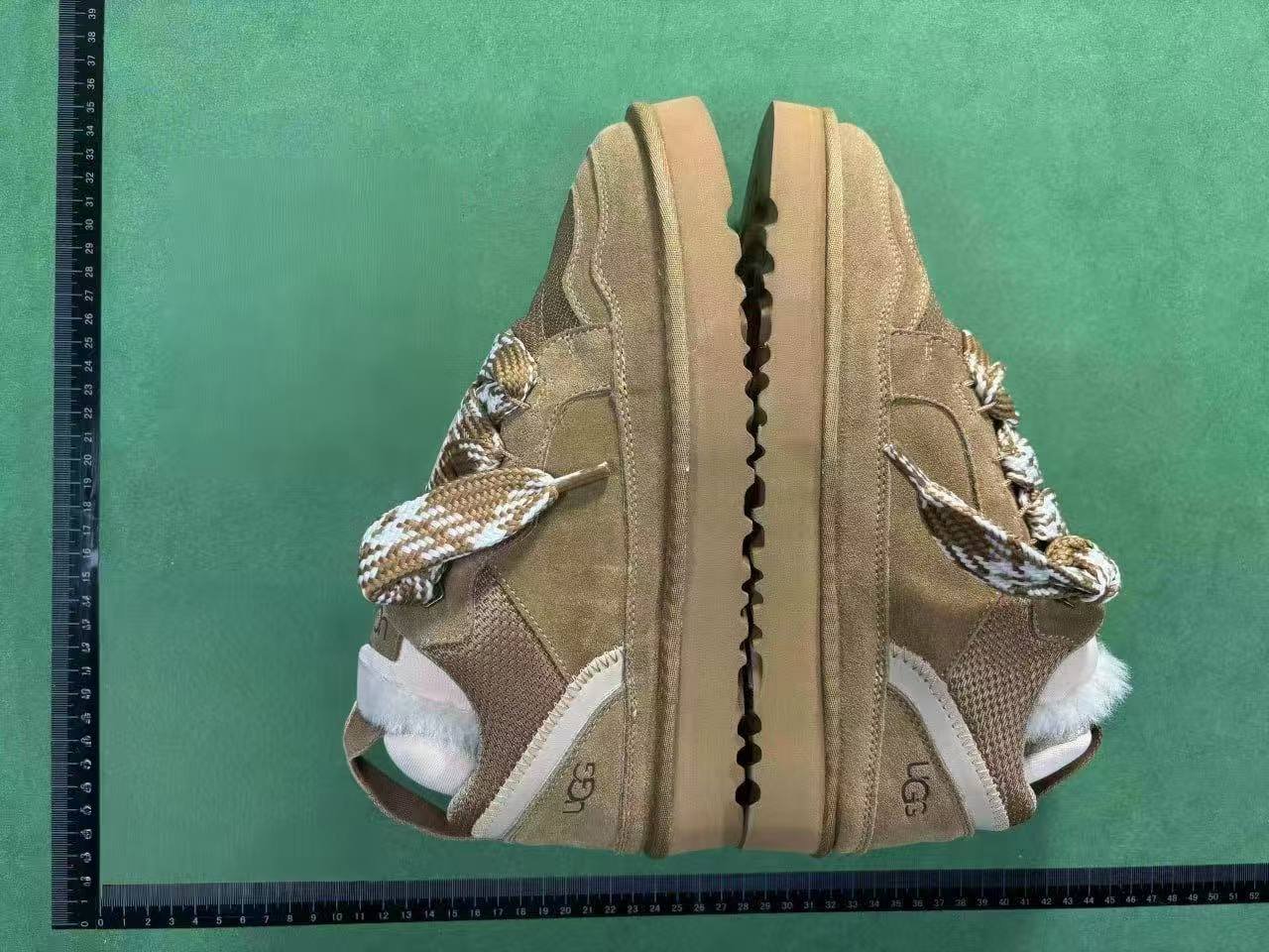 UGG boots                                 -2