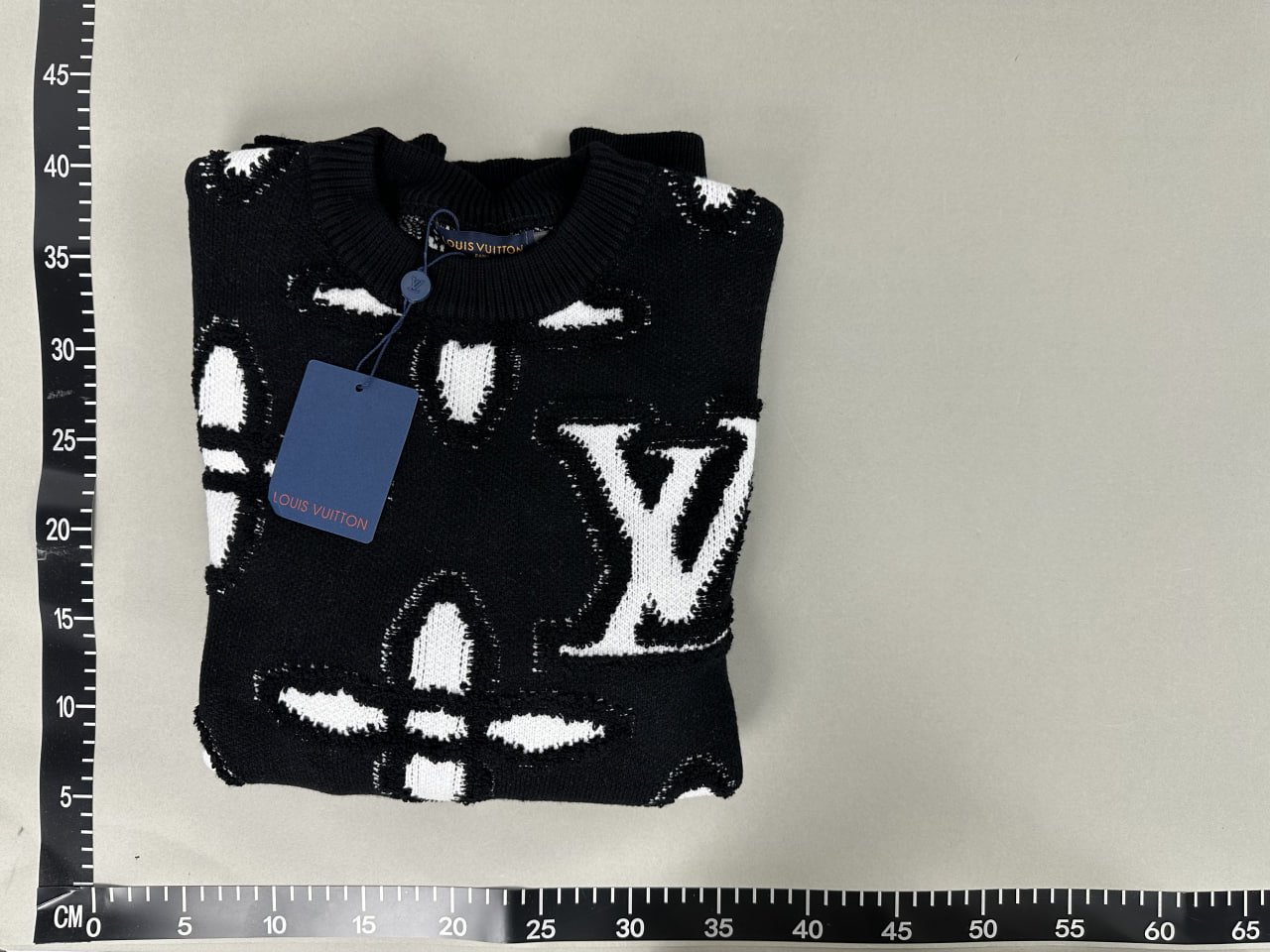 LV Sweater  -4