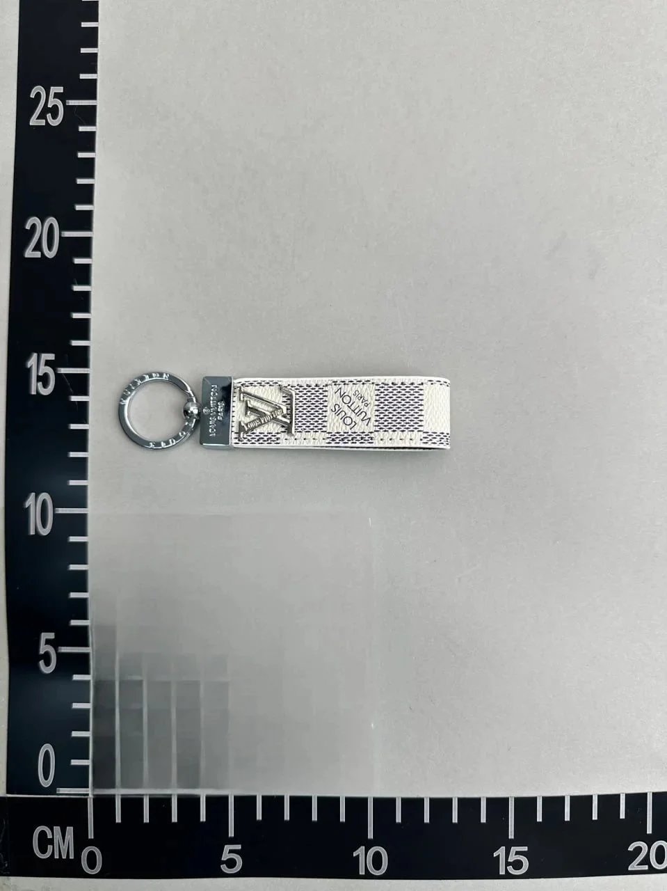 Louis Vuitton Keychain  -3