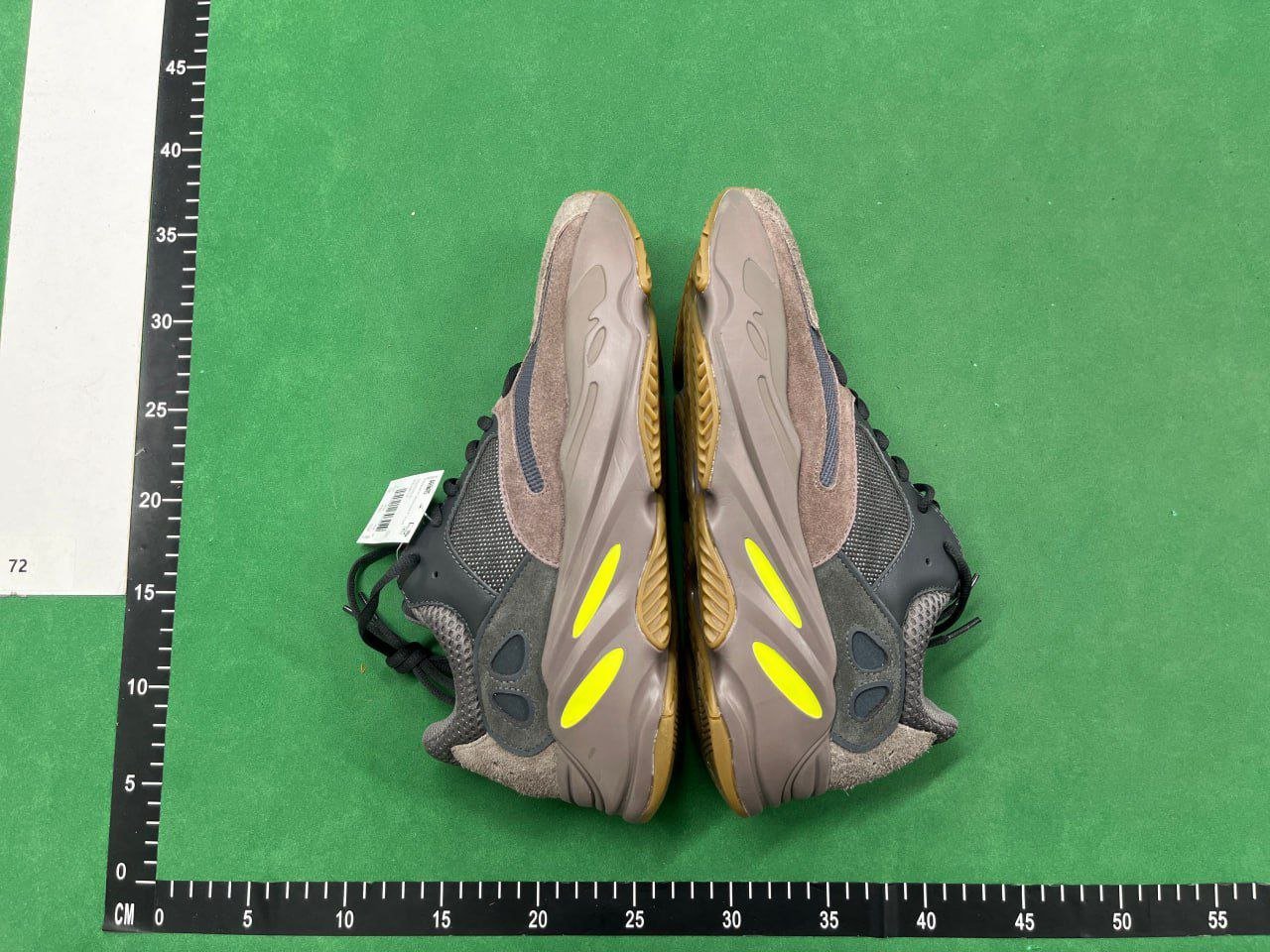 Yeezy BOOST 700 -3
