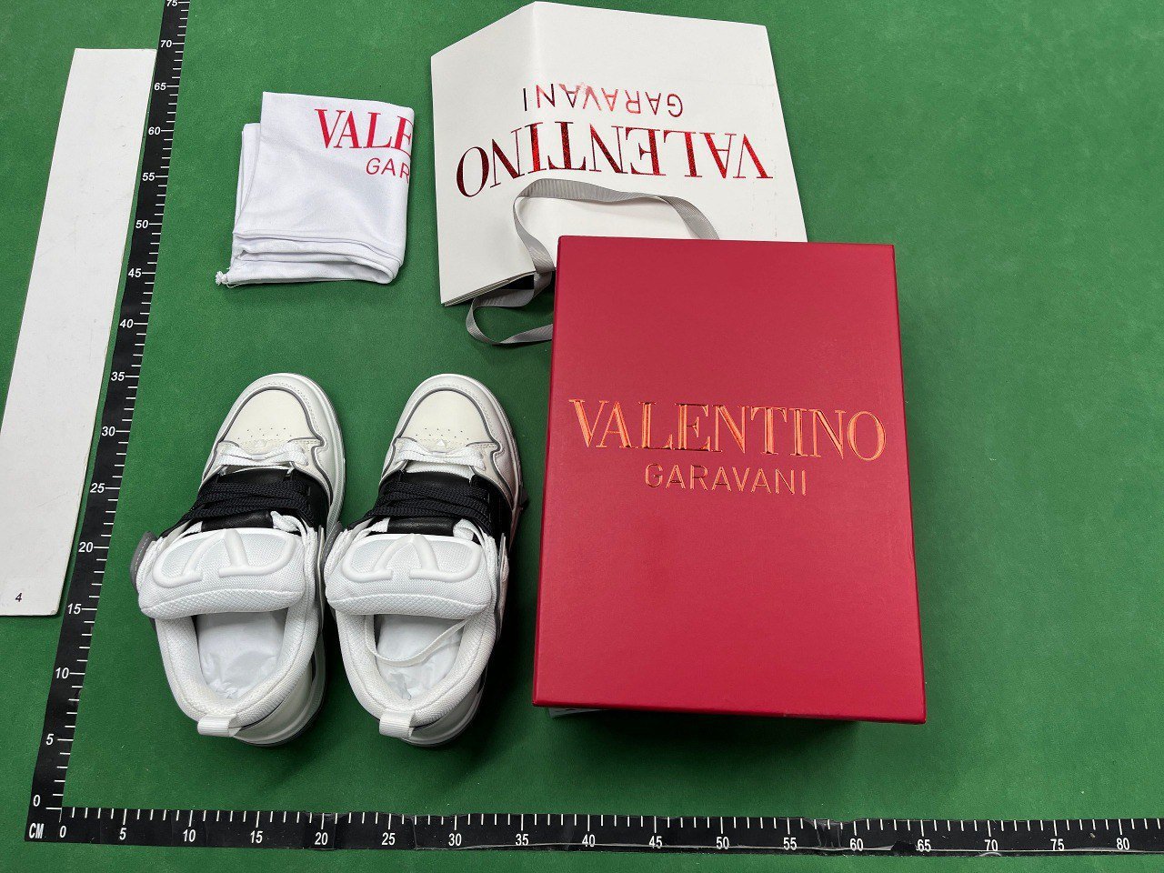  Valentino                                                                                                                                                       -3