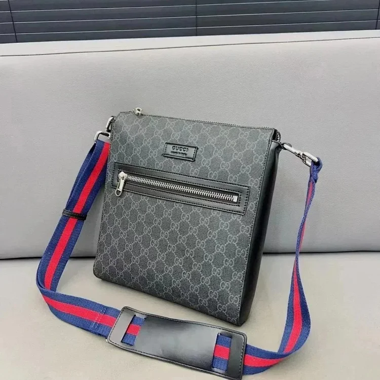  Gucci Shoulder Bag