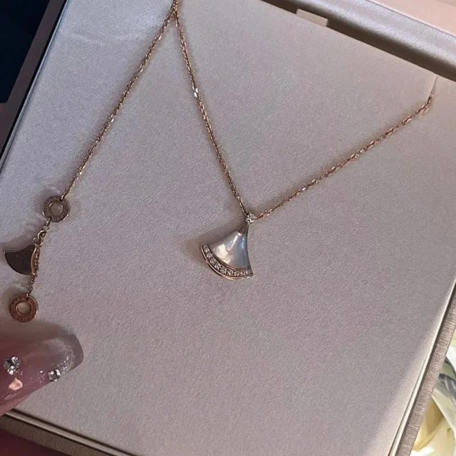 Van Cleef & Arpels necklace -5