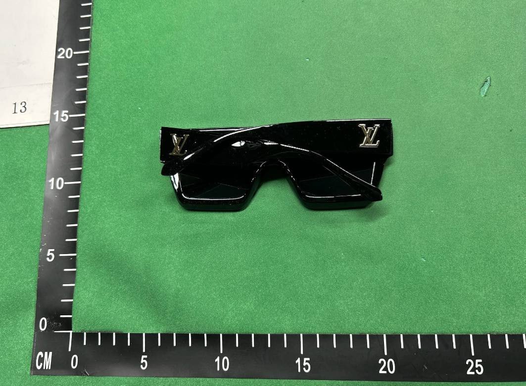 Louis Vuitton Gucci Burberry Prada sunglasses  -4