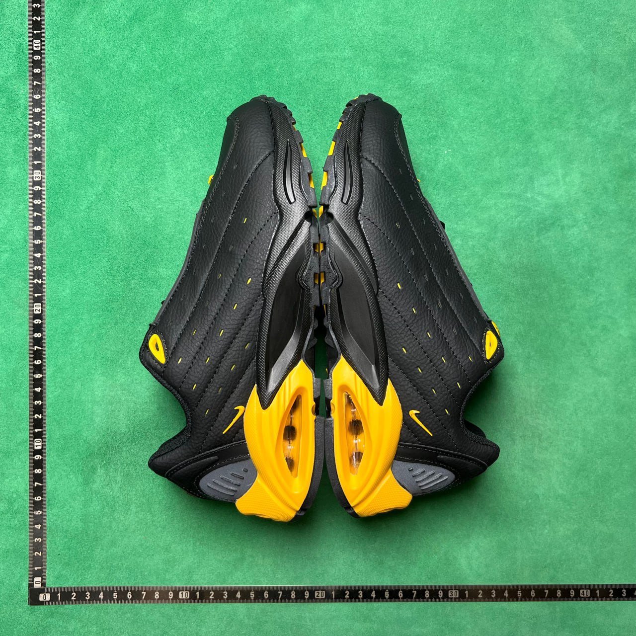 Nike Hot Step Air Terra "Triple Black" -3