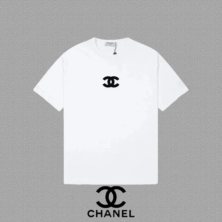 CHANEL T-shirt