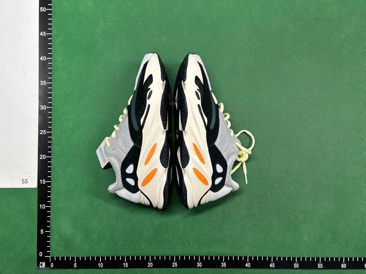  Yeezy boost 700  -4