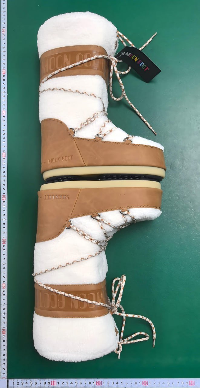 moon boot icon  Christmas ski boots -3