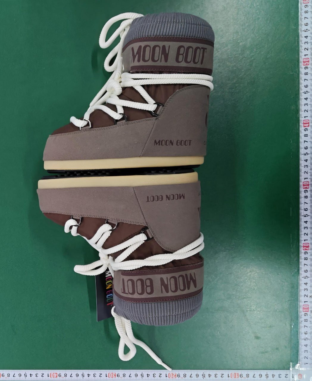 moon boot icon  Christmas ski boots -5