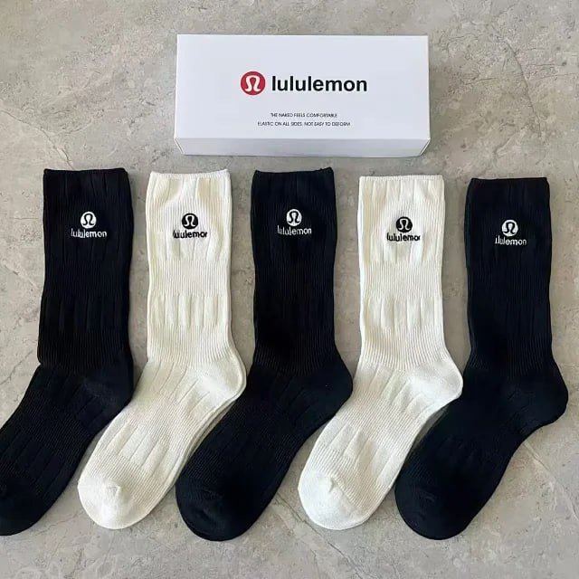 Lululemon socks -4