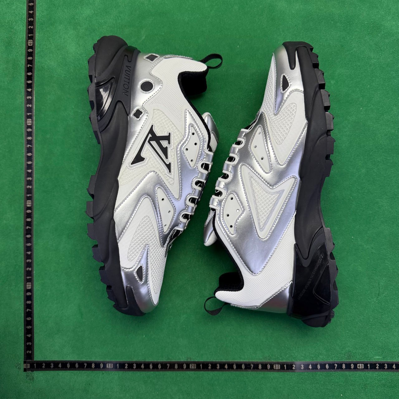 LOUIS VUITTON Runner Tatic -2