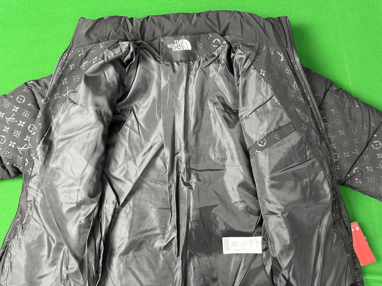 Cazadora North Face x LV -4