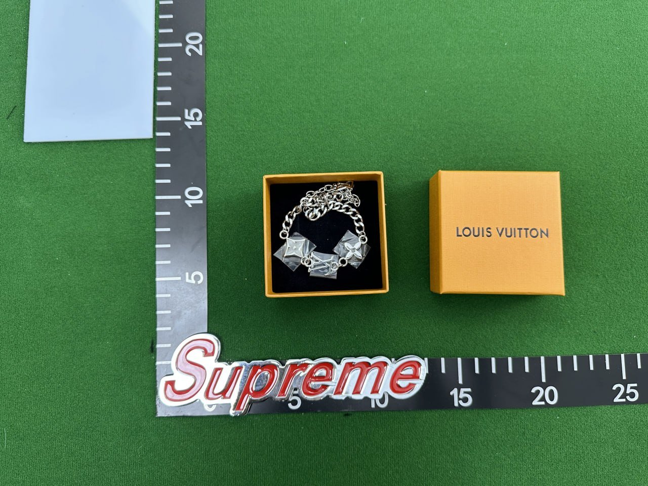 LV Bracelet -4