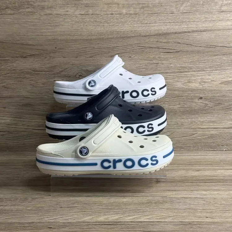  Crocs Slippers