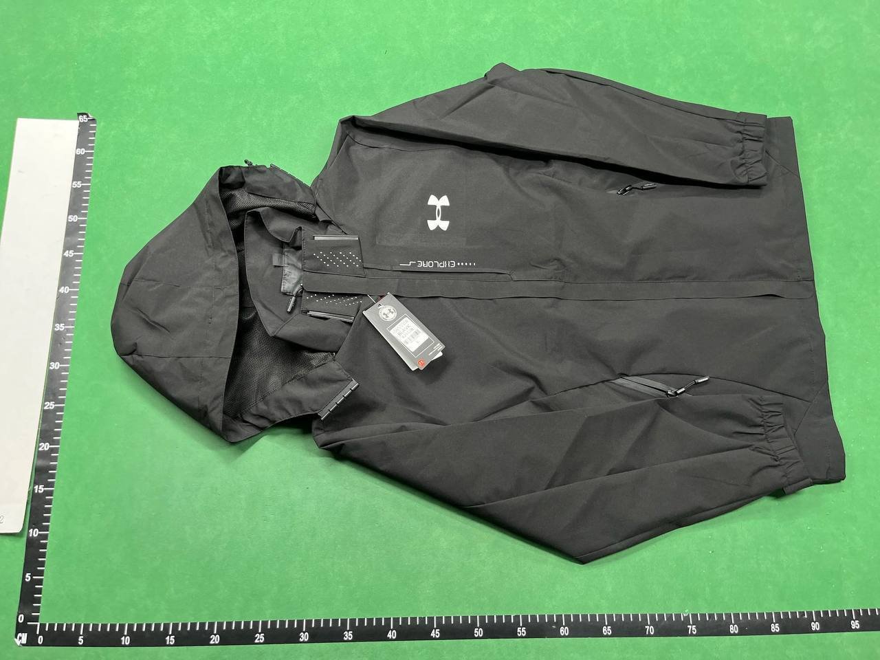 Nike  Under Armour -4