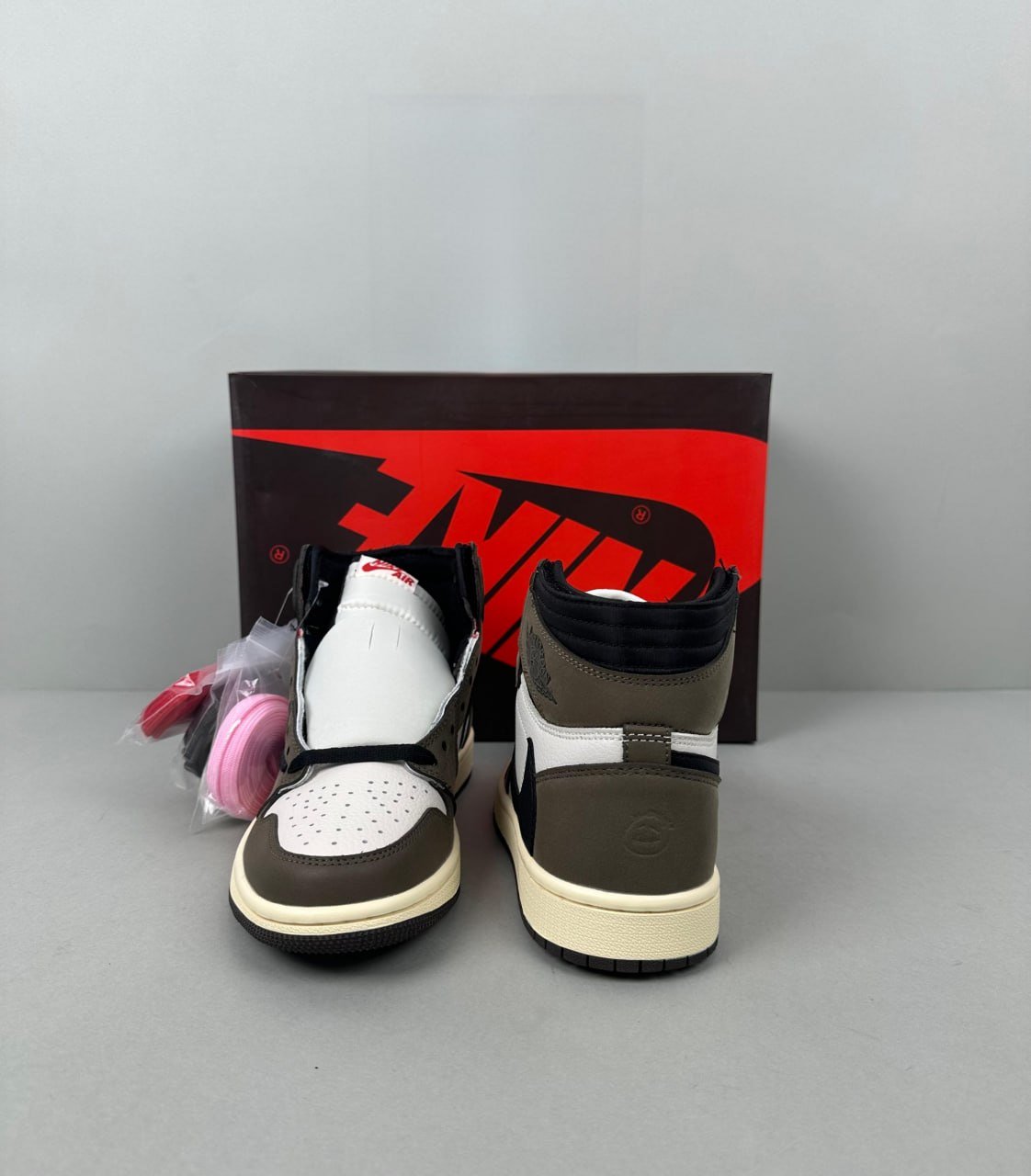 Jordan 1 Low x Travis Scott -4