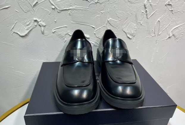 prada shoes walk -1 -2