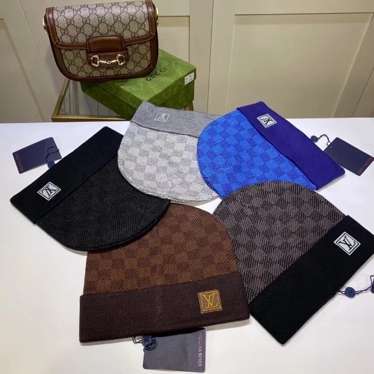 Louis Vuitton Beanie hat LV 