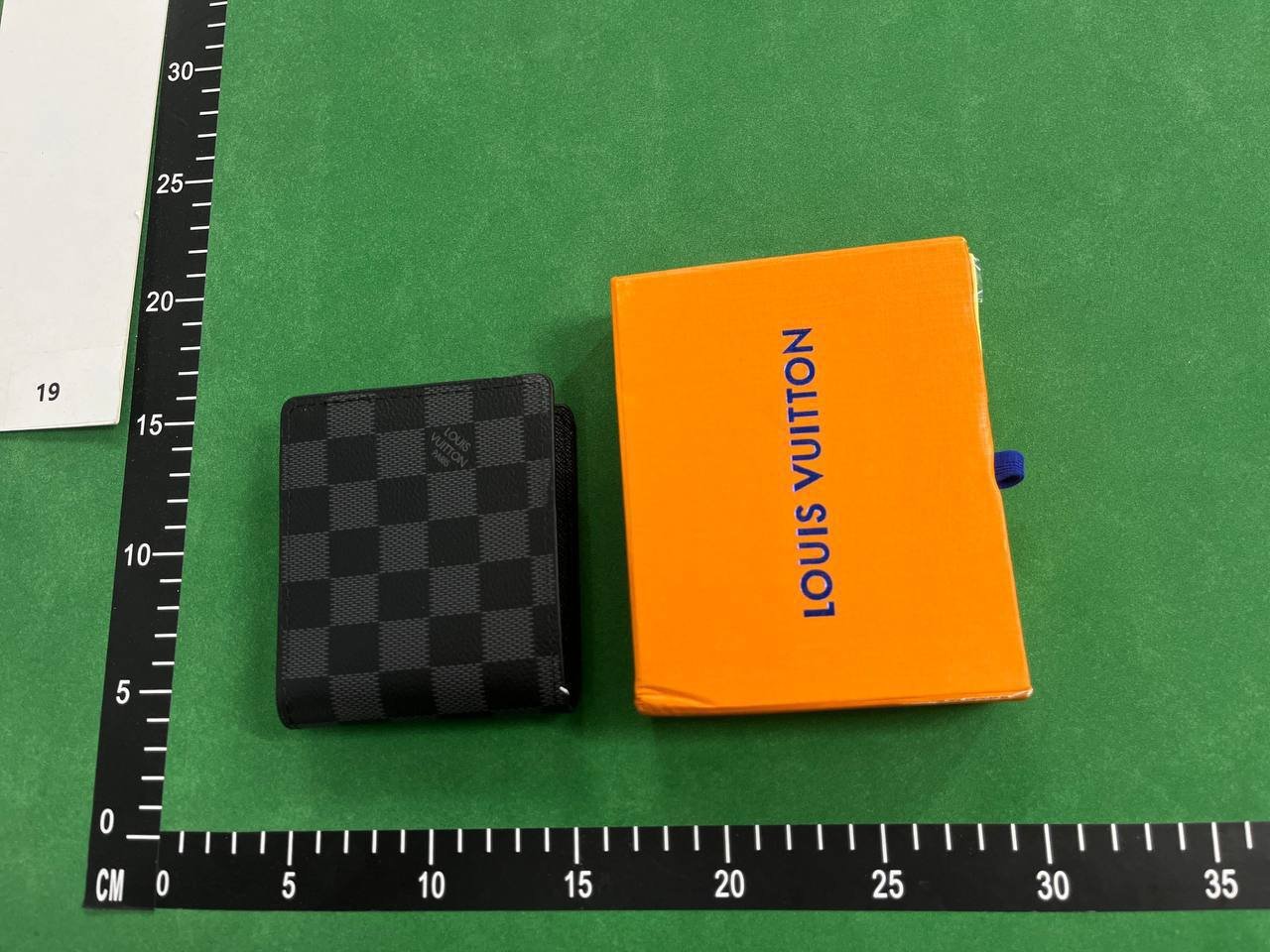 LV Louis Vuitton Wallet -4