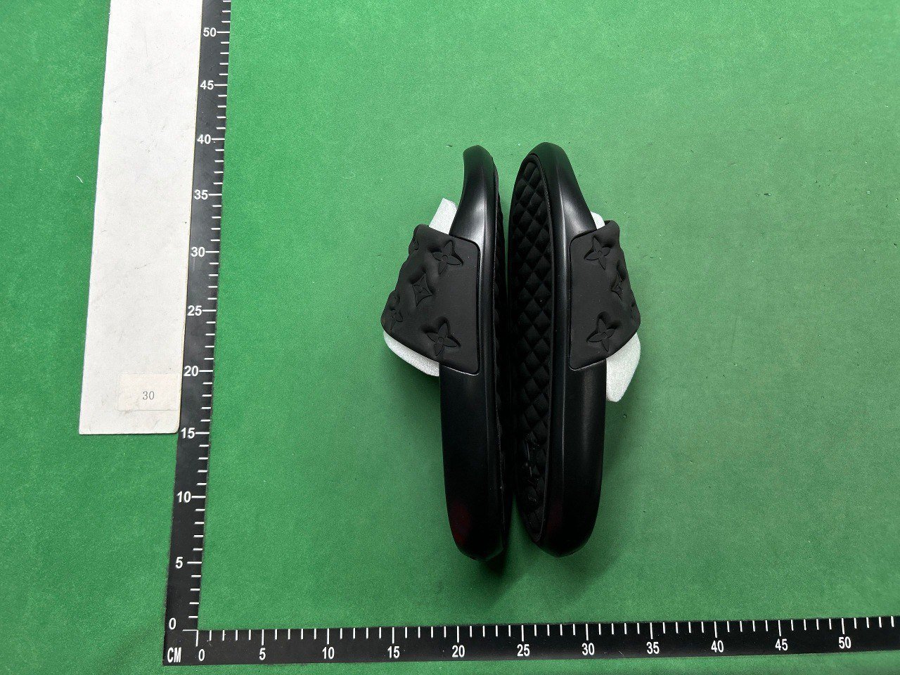 LOUIS VUITTON Slippers -3