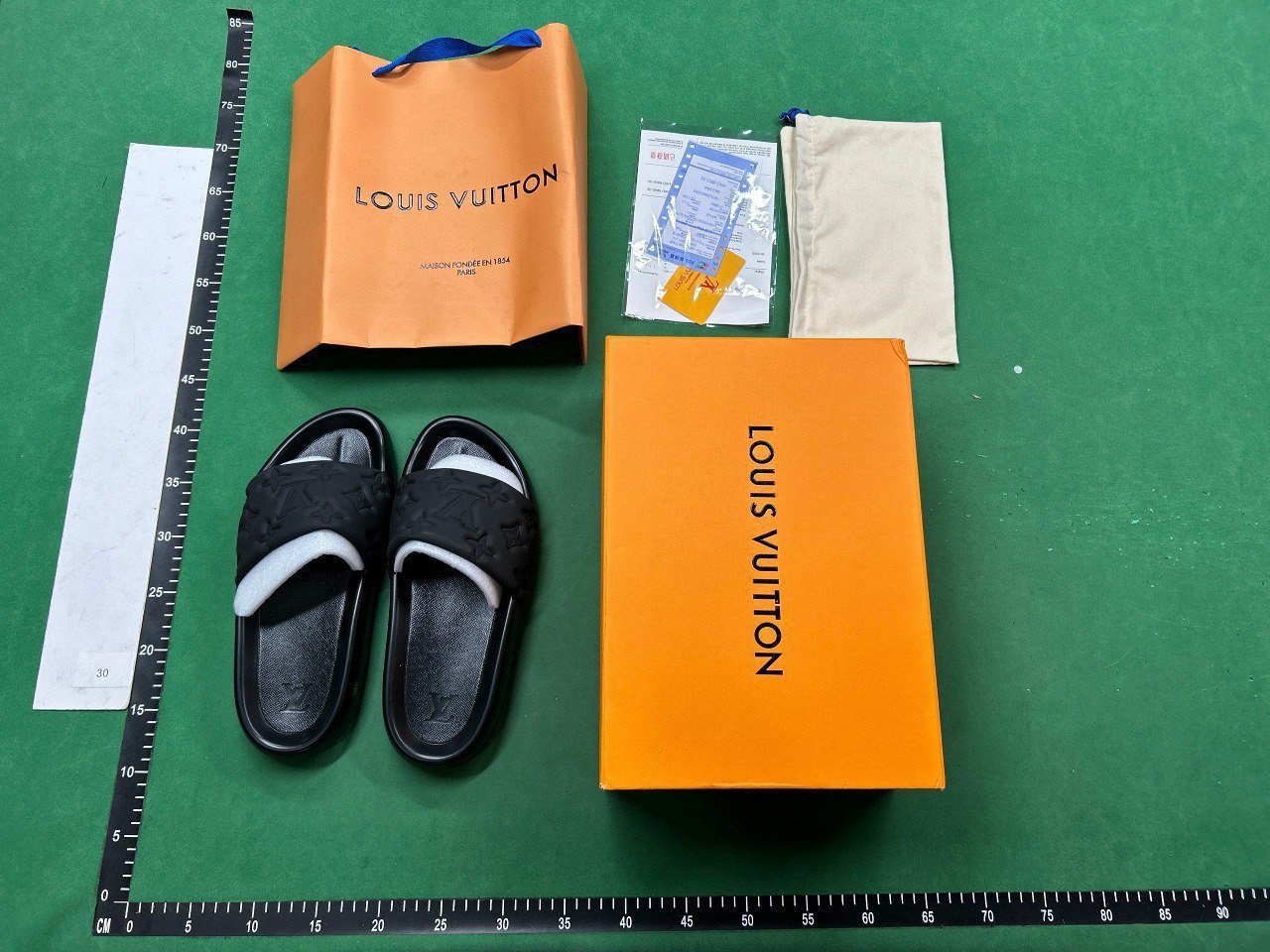 LOUIS VUITTON Slippers -5