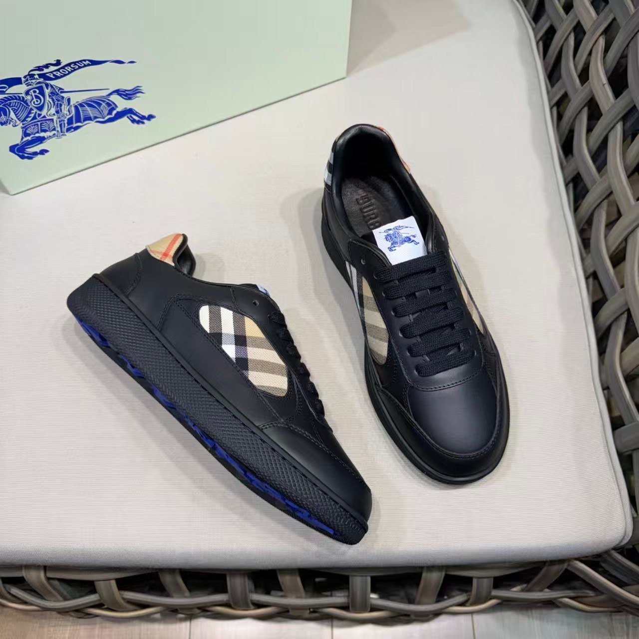 Burberry vintage shoes -4