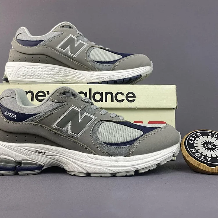 New Balance 2002R
