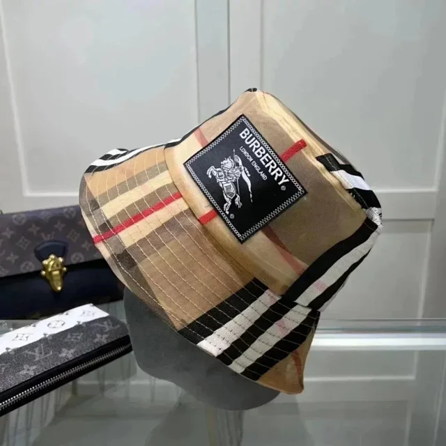 Burberry hat
