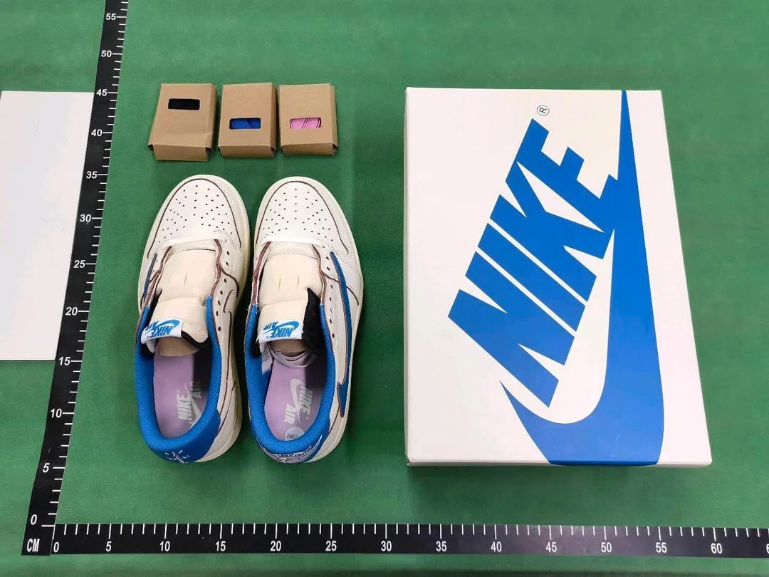 Jordan 1 Low x Travis Scott -4
