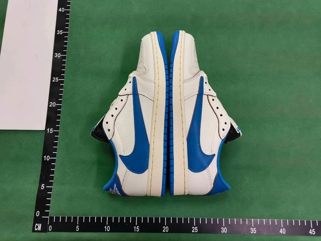Jordan 1 Low x Travis Scott -2