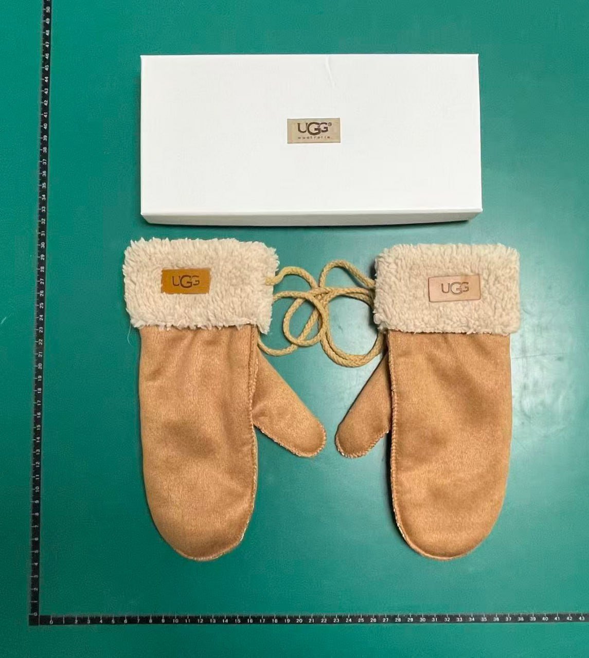Canada Goose gloves -2